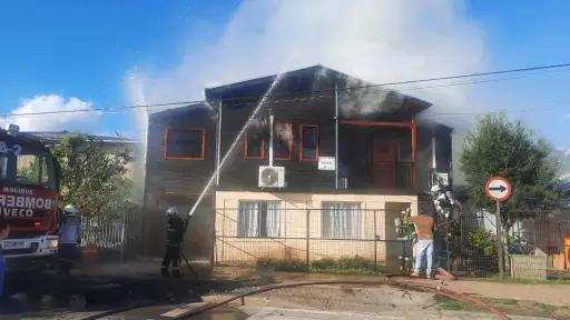 Incendio destruyó residencia de menores en Santa Bárbara: No se descarta intencionalidad 