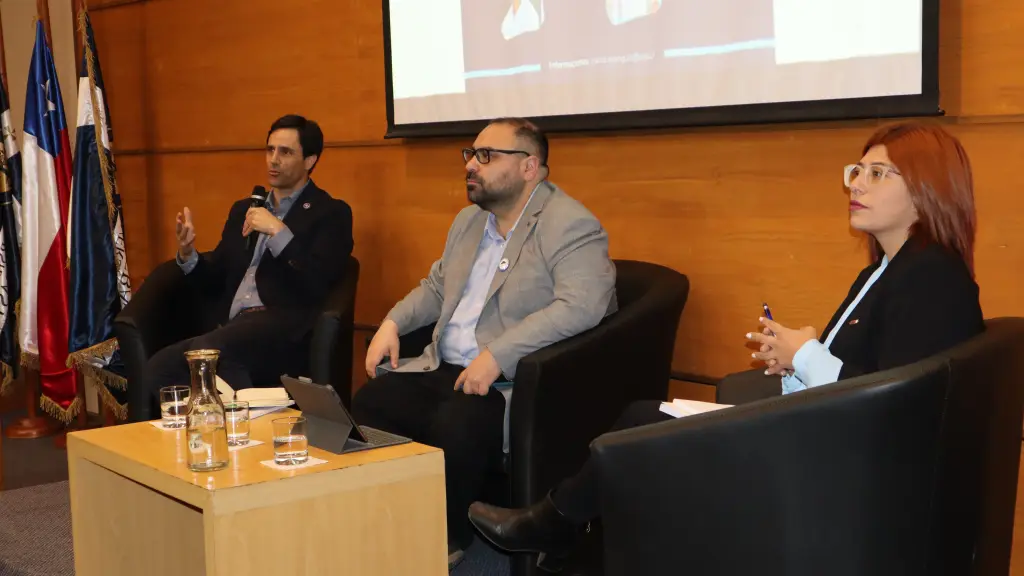 Conversatorio Facultad de Economía y Gobierno de la USS, Cedida