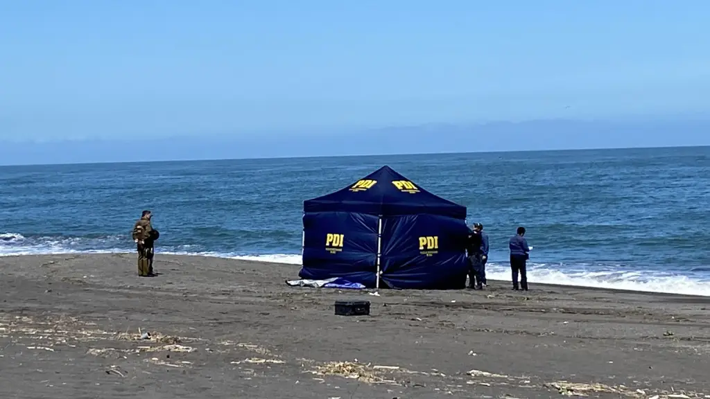 Hallan cadáver en playa de San Pedro de la Paz: cuerpo estaba desnudo y en estado de descompensación