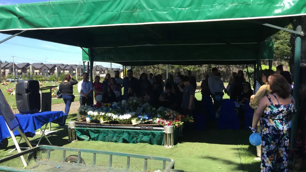 Funeral de Ever se desarrolló en cementerio Parque del Sur en emotiva ceremonia