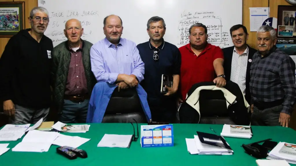 Directivos de ANFA regional, también de la Asociación Laja y de Deportes Laja Histórico en su reunión en Concepción., ANFA REGIONAL
