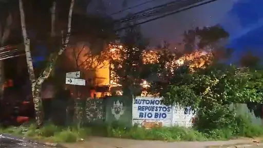 Incendio destruyó vivienda en Los Ángeles: Era utilizada por personas en situación calle