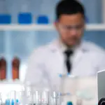 Según la Organización de las Naciones Unidas, más del 90% de los productos manufacturados en el mundo dependen de algún químico para conseguir el producto final.