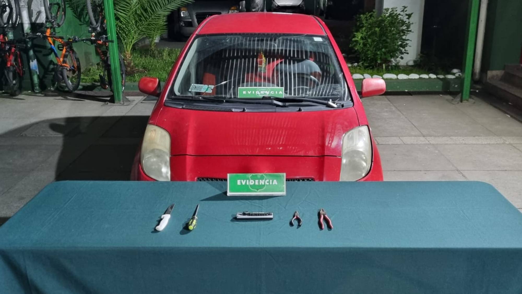 Capturan A Integrantes De Banda Que Protagonizó Robo De Vehículo En El Centro De Los ángeles Capturan A Integrantes De Banda Que Protagonizó Robo De Vehículo En El Centro De Los ángeles