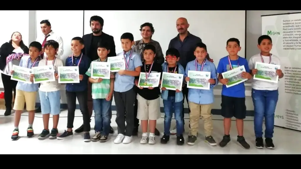 Una emotiva ceremonia en la que se conjugó el orgullo y emoción, especialmente por parte de los papás asistentes, La Tribuna