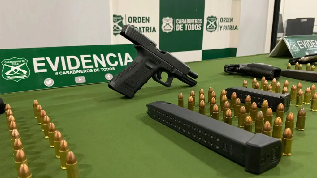 Control a buses en Cabrero: Cinco armas llevaba joven de 18 años en su mochila , Carabineros Biobío