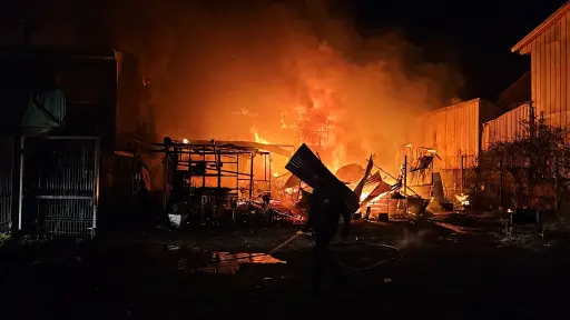 Incendio consumió siete viviendas en sector Las Tranqueras en Los Ángeles