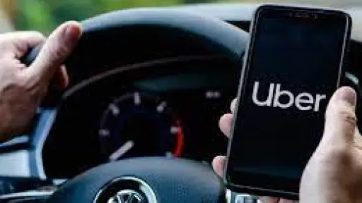 Conductores de Uber reclaman contra ilegales y piden fiscalizaciones