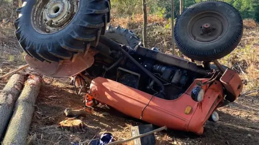 Laja: Volcamiento de tractor dejó trabajador agrícola con lesiones de gravedad