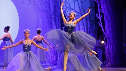 Coppelia: En las noches de gala del Ballet Municipal de Los Ángeles