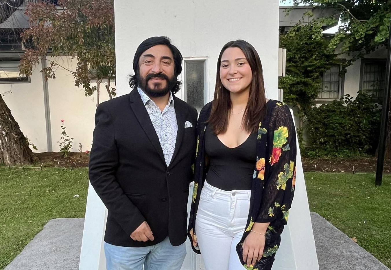 Isabella junto a su padre Mauricio Belmar. / Redes sociales