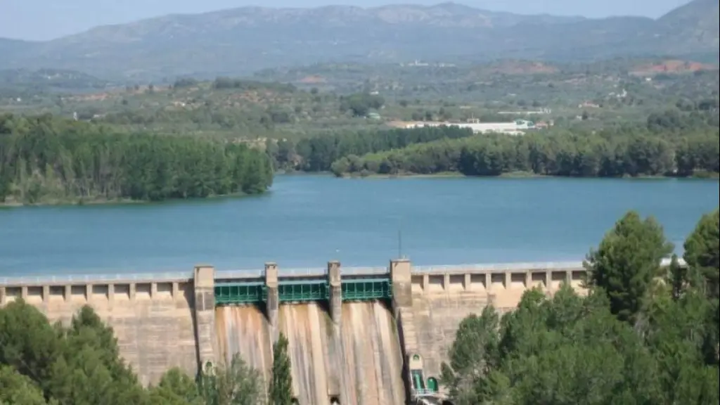 En el río Duqueco, un proyecto de embalse en su zona alta permitiría almacenar agua que podría reforzar los sistemas de riego de la misma cuenca.