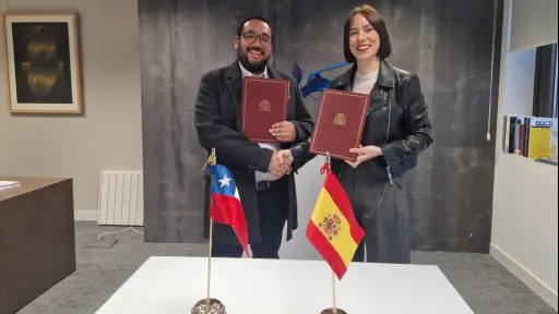 Chile y España firman acuerdo para facilitar el acceso de estudiantes a universidades de ambos países