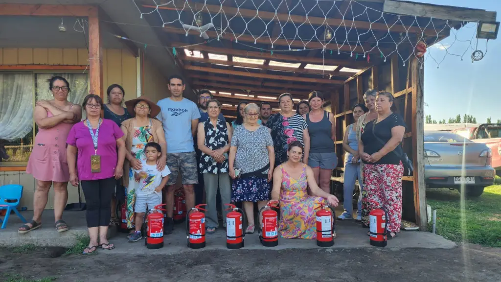 Vecinos del sector rural de Los Ángeles recibieron capacitación y herramientas para prevenir incendios forestales, Cedida