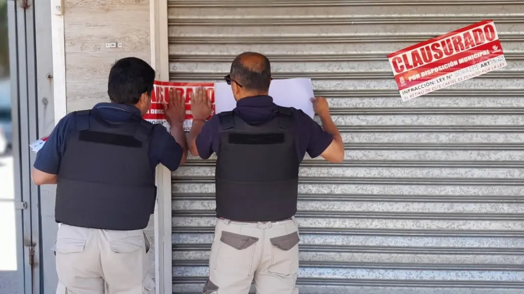 Clausuran céntrico mall chino por no tener patente comercial 