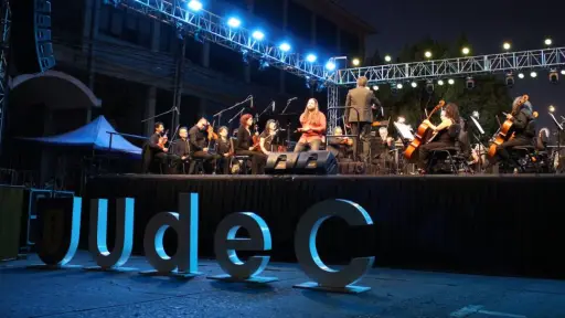 Nano Stern y Orquesta sinfónica llenaron de música la Escuela de Verano UdeC en Los Ángeles
