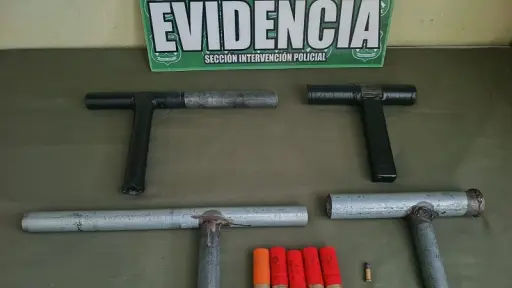 Los Ángeles: Cuatro detenidos en población Escritores de Chile con armas y municiones