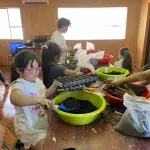 LAJA: Niñas y niños de se convierten en jardineros por un día en taller \'Mi Primer Jardín\', Cedida
