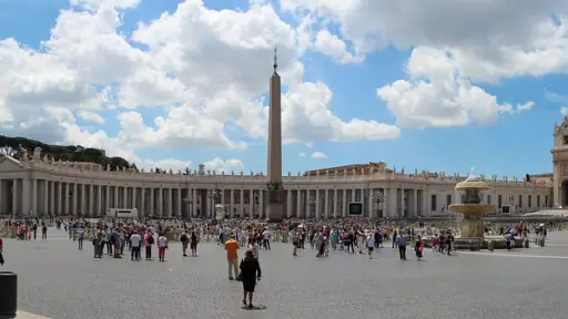 Vaticano se refiere a bendición de parejas homosexuales: no es un acto litúrgico