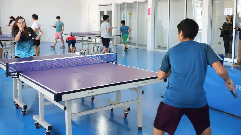 El polideportivo reabrió sus puertas para el tenis de mesa, La Tribuna