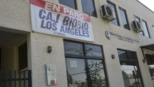 Funcionarios de CAJ Biobío anuncian paro: Acusan presencia de operadores políticos en cargos vacantes