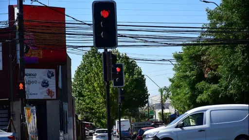 Sincronizarán semáforos en avenida Vicuña Mackenna para mejorar tiempos de desplazamiento