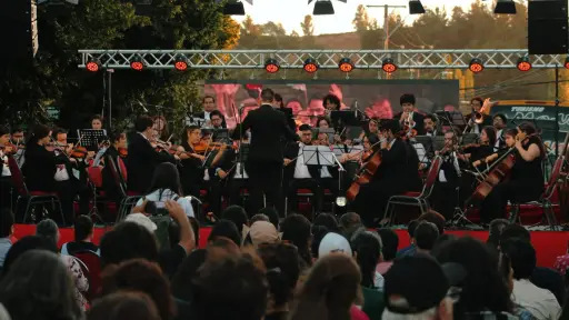 De pie ovacionan a Orquesta Filarmónica de Biobío en su presentación en Mulchén