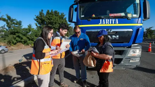 Dirección del Trabajo fiscalizó a choferes de camiones para impedir conducción en carretera bajo efectos de la fatiga  