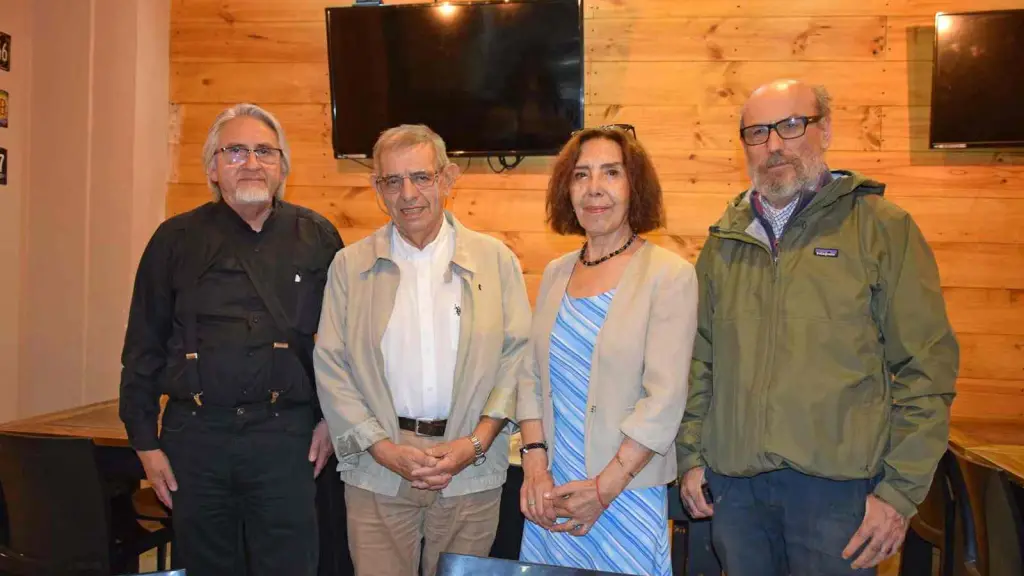 Abel Sandoval, Mario Valenzuela, Ivonne Díaz, viuda de Cáceres y Mario Sanchez / Diario La Tribuna