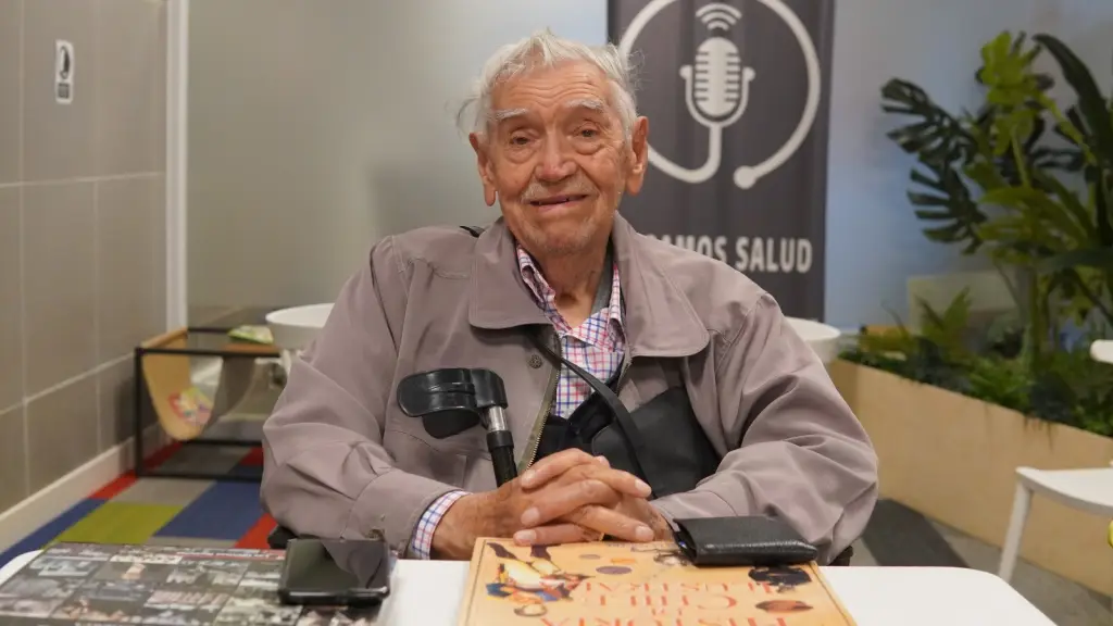 Marcelino Saavedra de 95 años visita regularmente la biblioteca del Complejo Asistencial de Los Ángeles, Cedida