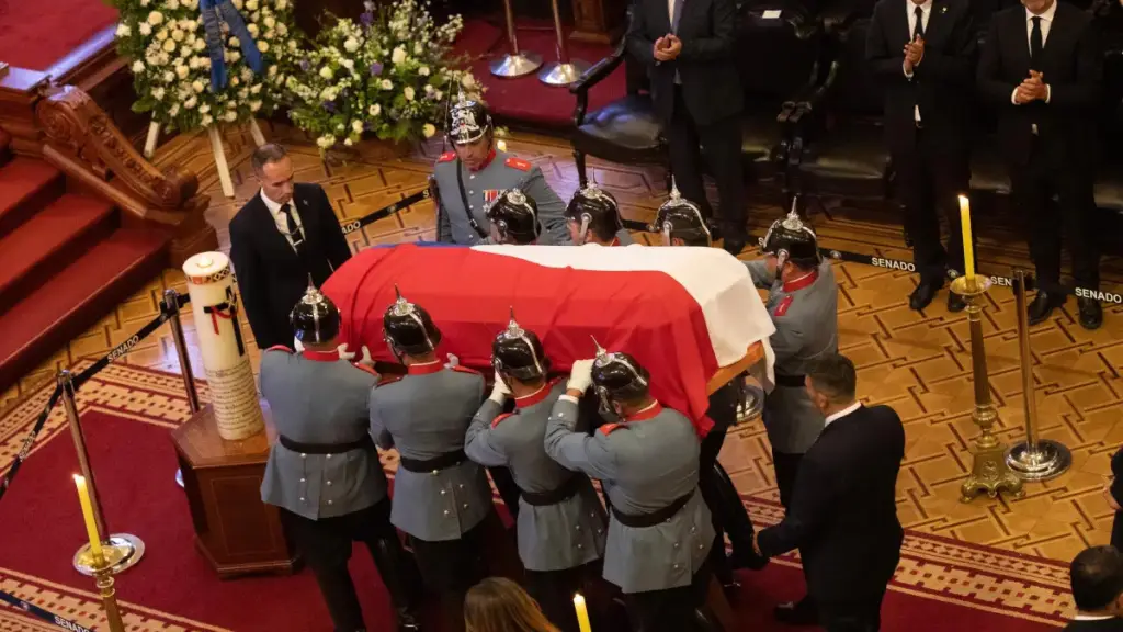 Los restos del fallecido exjefe de Estado serán velados en la sede del Congreso Nacional en Santiago hasta el viernes 9 de febrero, cuando se realice su funeral., Agencia Uno