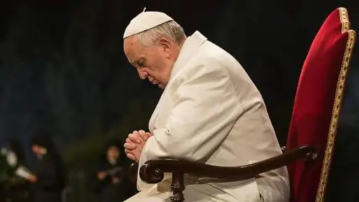 Papa Francisco pidió orar por los muertos y heridos tras los devastadores incendios en Chile 
