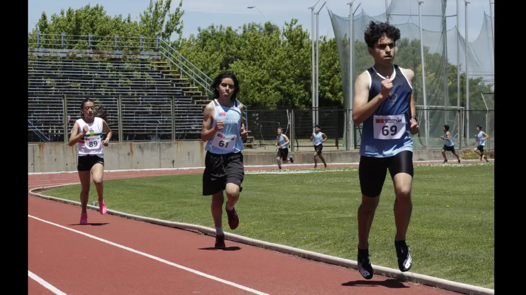 El atletismo vuelve a la pista del estadio municipal, La Tribuna