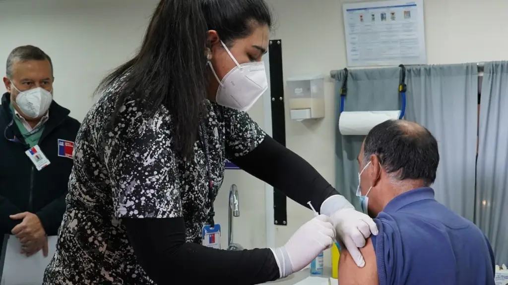 Vacunación por aumentos de casos covid, Seremi de Salud Biobío
