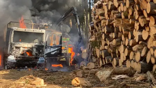 Maquinaria forestal fue quemada en la comuna de Contulmo durante la noche de ayer 