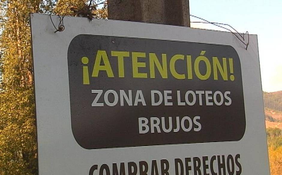 Letrero de advertencia  / Algarrobo Digital 