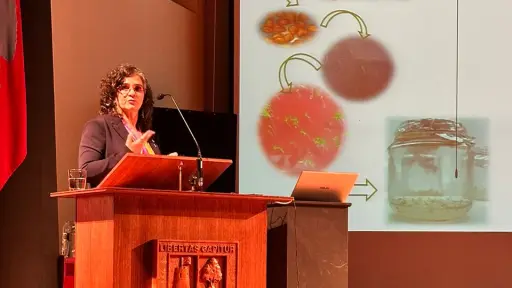 Investigadora cubano-angelina desarrolla proyecto científico internacional en la Antártica chilena