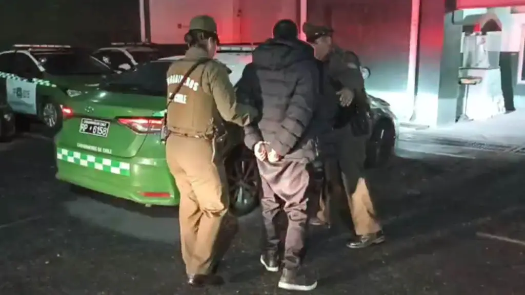La detención del sospechoso de violación, Captura de pantalla de video proporcionado por Carabineros.