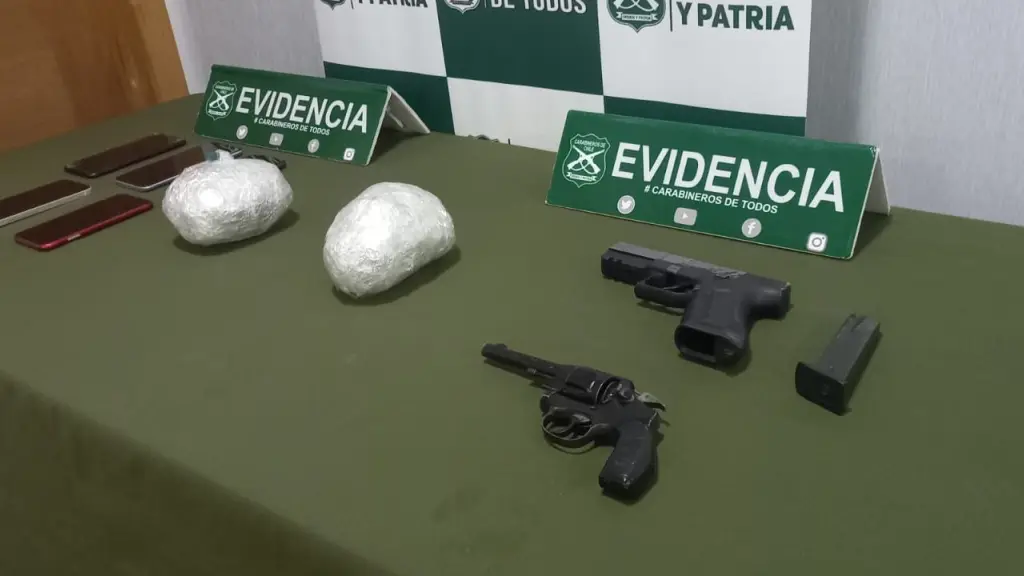 Marihuana, armas de fuego y teléfonos celulares fueron incautados en el operativo., Cedida