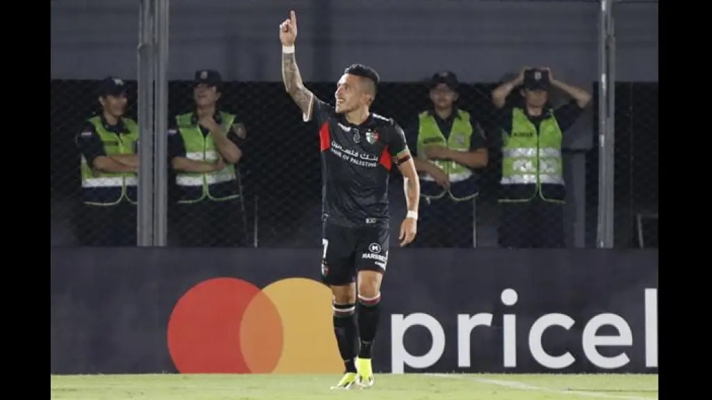 Bryan Carrasco de Palestino celebra un gol en un partido de la Copa Libertadores, en una fotografía de archivo. EFE/ Jimmy Pedrozo, EFE
