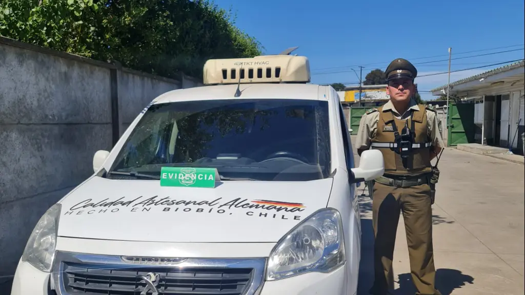 Vehículo recuperado por carabineros en Los Ángeles, Carabineros