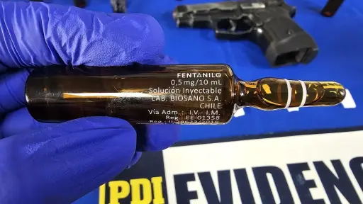 Tras investigación antidrogas: Detectives arrestaron a sujeto con 22 ampollas de fentanilo en Lota