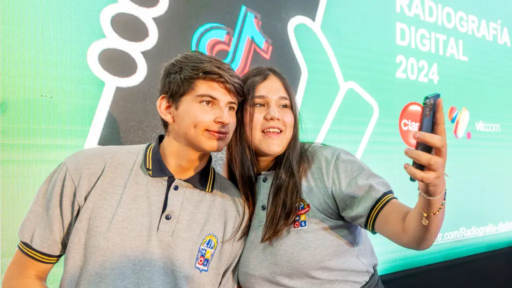 La mitad de niños, niñas y adolescentes chilenos usa Inteligencia Artificial para hacer tareas escolares, Cedida