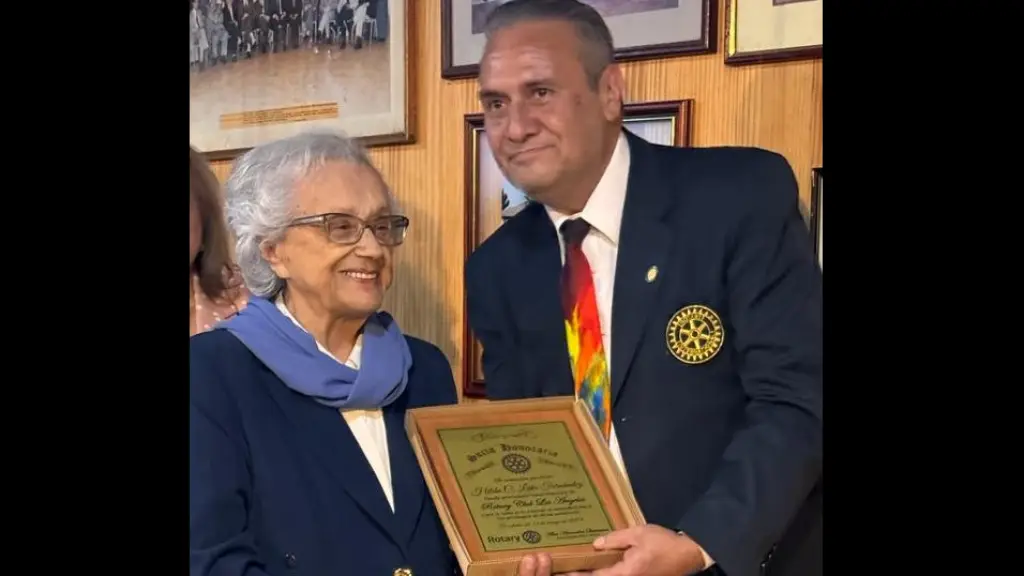 Hilda fue reconocida por su labor en el marco del 97° aniversario del Rotary Club Los Ángeles.  , Cedida 