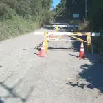 Pista de asfalto hacia Alto Antuco se encuentra bloqueada por reparaciones