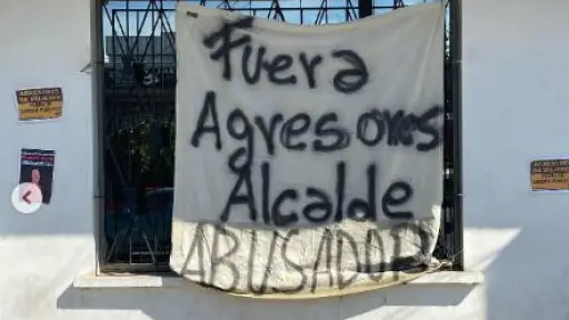 Colectiva feminista angelina La Morada se manifestó en contra del alcalde de Laja 