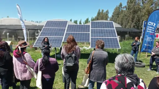 CNR invita a mujeres agricultoras a inscribirse en nueva escuela online gratuita sobre Labores de operación y mantención de sistemas de riego asociados a fuentes de generación fotovoltaica