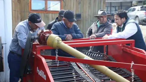 Cooperativa Gente de la Tierra de Tirúa recibió maquinaria agrícola para aumentar su rendimiento productivo
