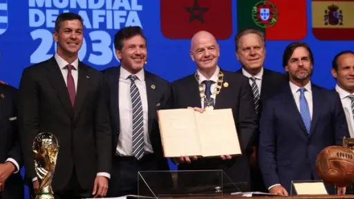 La FIFA y la Conmebol firman, acta del Mundial 2030
