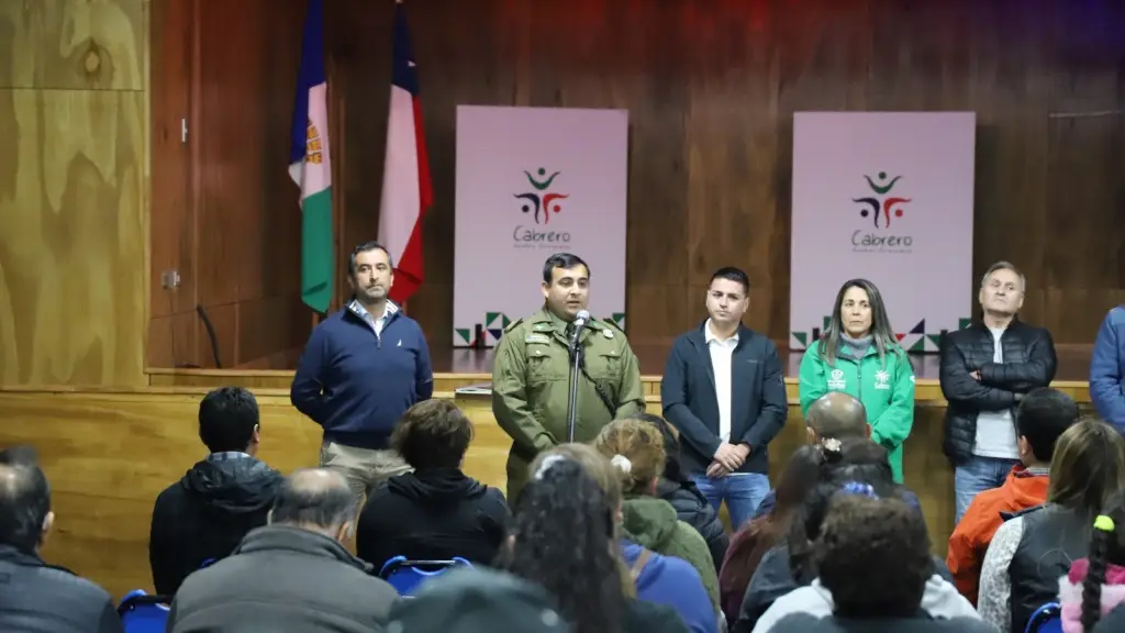 Reunión en MonteÁguila / Municipalidad de  Cabrero